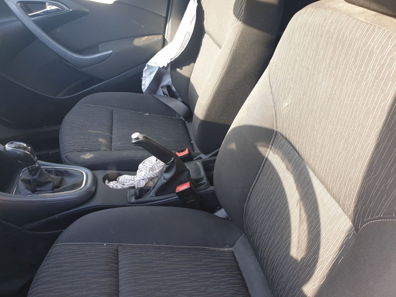 opel astra j lim. del año 2012