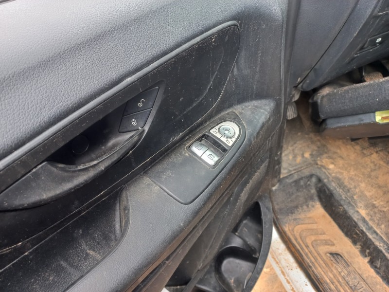 mercedes vito mixta 639 del año 2018