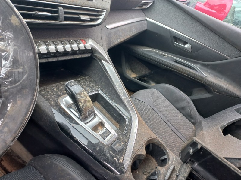 peugeot 5008 del año 2018