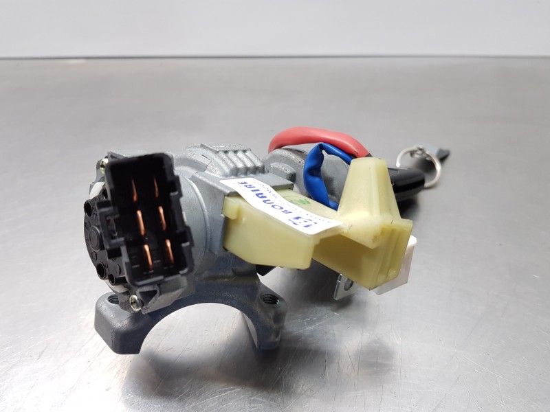 Recambio de antirrobo para hyundai tucson tl referencia OEM IAM 81910D3000 81900D3G00 