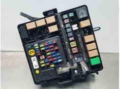 Recambio de caja reles / fusibles para hyundai tucson tl referencia OEM IAM 91450D7543 91950D3230 