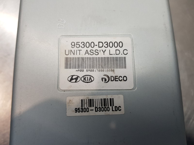 Recambio de modulo electronico para hyundai tucson tl referencia OEM IAM 95300D3000  