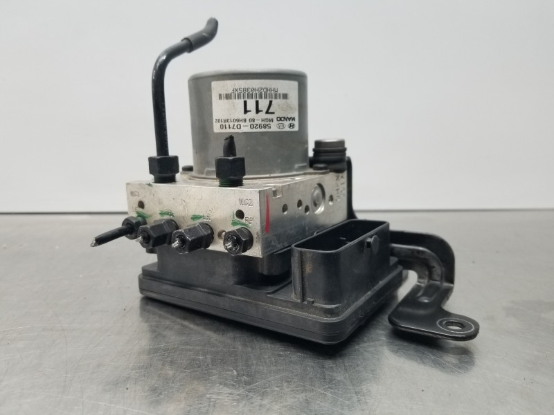 Recambio de abs para hyundai tucson tl referencia OEM IAM 58920D7110 BE6003R102 