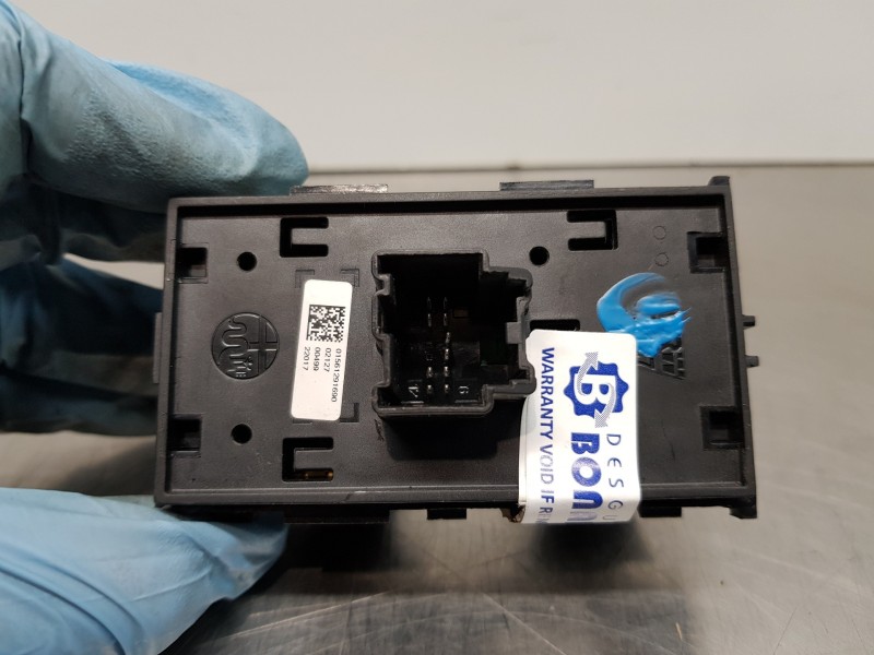 Recambio de mando elevalunas delantero izquierdo para alfa romeo stelvio (630) basis q4 referencia OEM IAM 156128856  