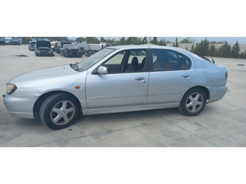 nissan primera berlina (p11) del año 2001