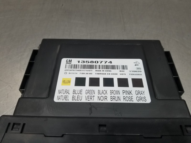 Recambio de modulo confort para chevrolet orlando ltz referencia OEM IAM 13580774  