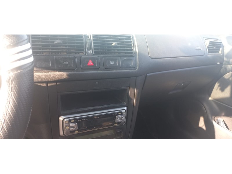 volkswagen golf iv berlina (1j1) del año 2000