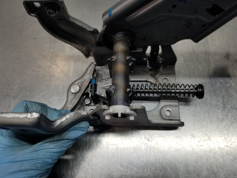 Recambio de palanca freno de mano para chevrolet orlando ltz referencia OEM IAM 95316790 95017068  Recambio de palanca freno de mano para chevrolet orlando ltz referencia OEM IAM 95316790 95017068