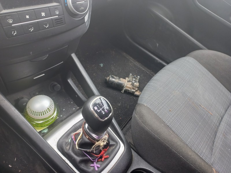 kia cee´d sporty wagon del año 2010