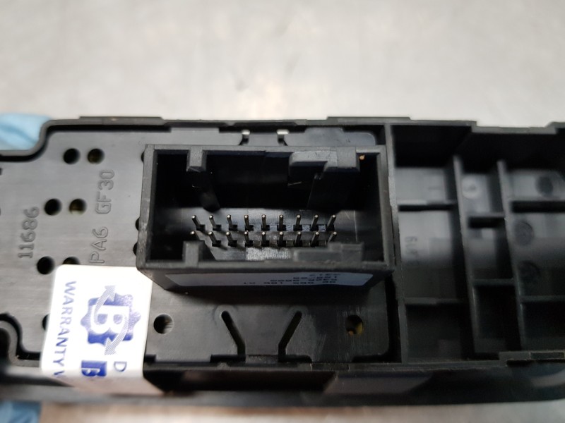 Recambio de mando elevalunas delantero izquierdo para peugeot 308 confort referencia OEM IAM 96565186XT  