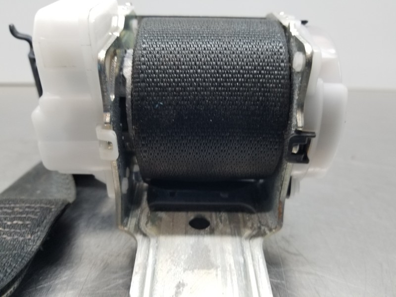 Recambio de cinturon seguridad trasero derecho para lexus nx essence referencia OEM IAM 7336078060C1  
