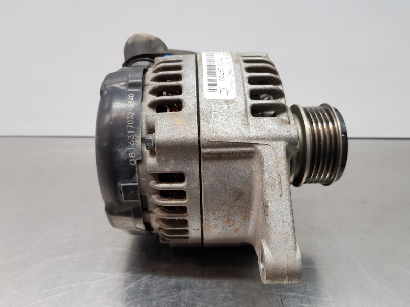 Recambio de alternador para hyundai tucson tl referencia OEM IAM 373002A700  