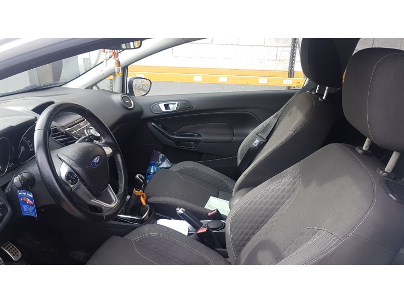 ford fiesta (ccn) del año 2013