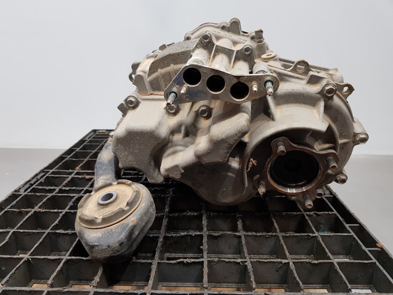 Recambio de diferencial trasero para lexus nx essence referencia OEM IAM G105048020  