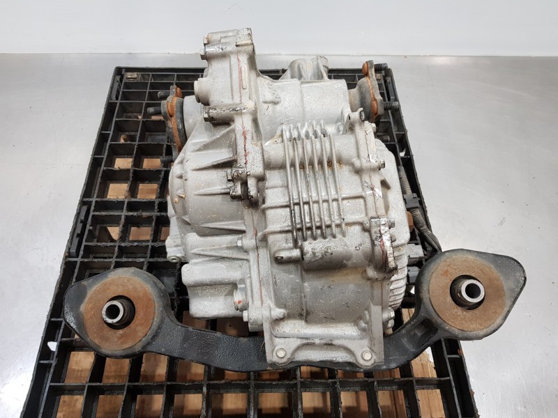 Recambio de diferencial trasero para lexus nx essence referencia OEM IAM G105048020  