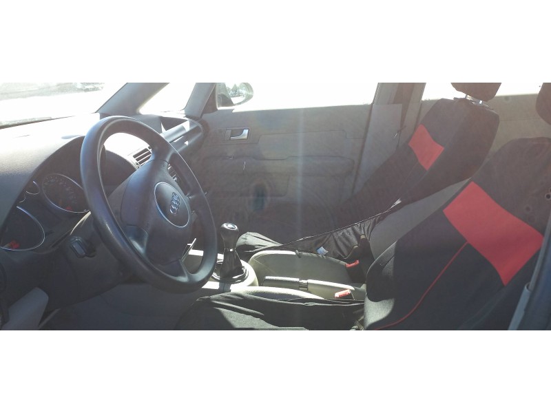 audi a2 (8z) del año 2002