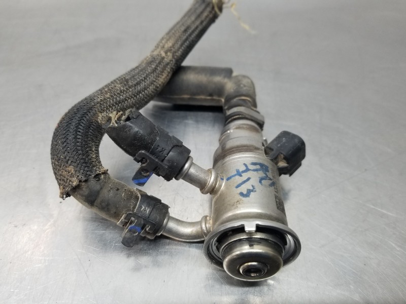 Recambio de inyector para peugeot rifter active pack referencia OEM IAM 9842811780  