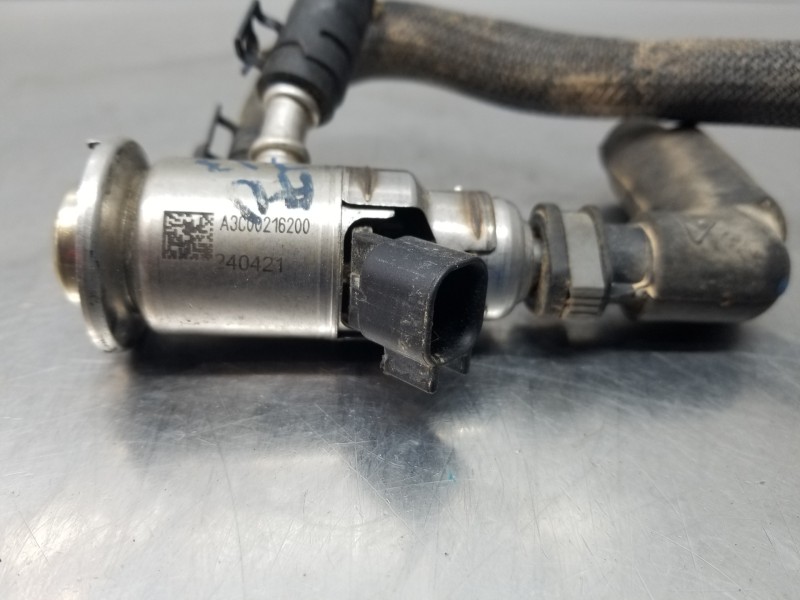 Recambio de inyector para peugeot rifter active pack referencia OEM IAM 9842811780  