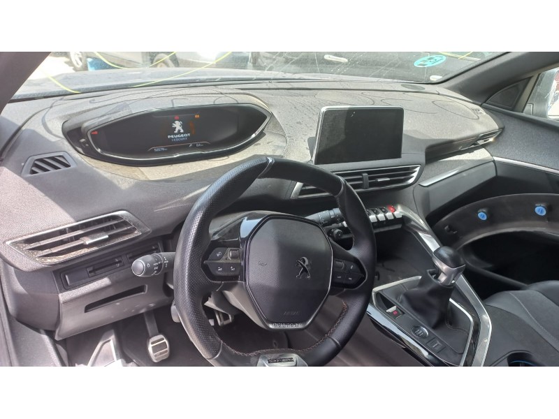 peugeot 3008 del año 2020