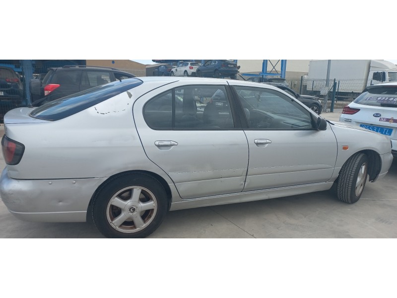 nissan primera berlina (p11) del año 2001