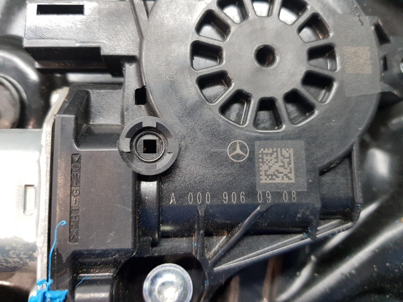Recambio de elevalunas trasero derecho para mercedes clase a (w177) 200 d referencia OEM IAM A1777300402 A0009060908 