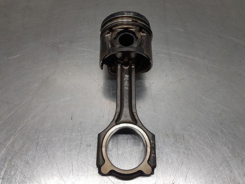 Recambio de biela para kia sportage dynamic referencia OEM IAM 235102A400 234A02A930 