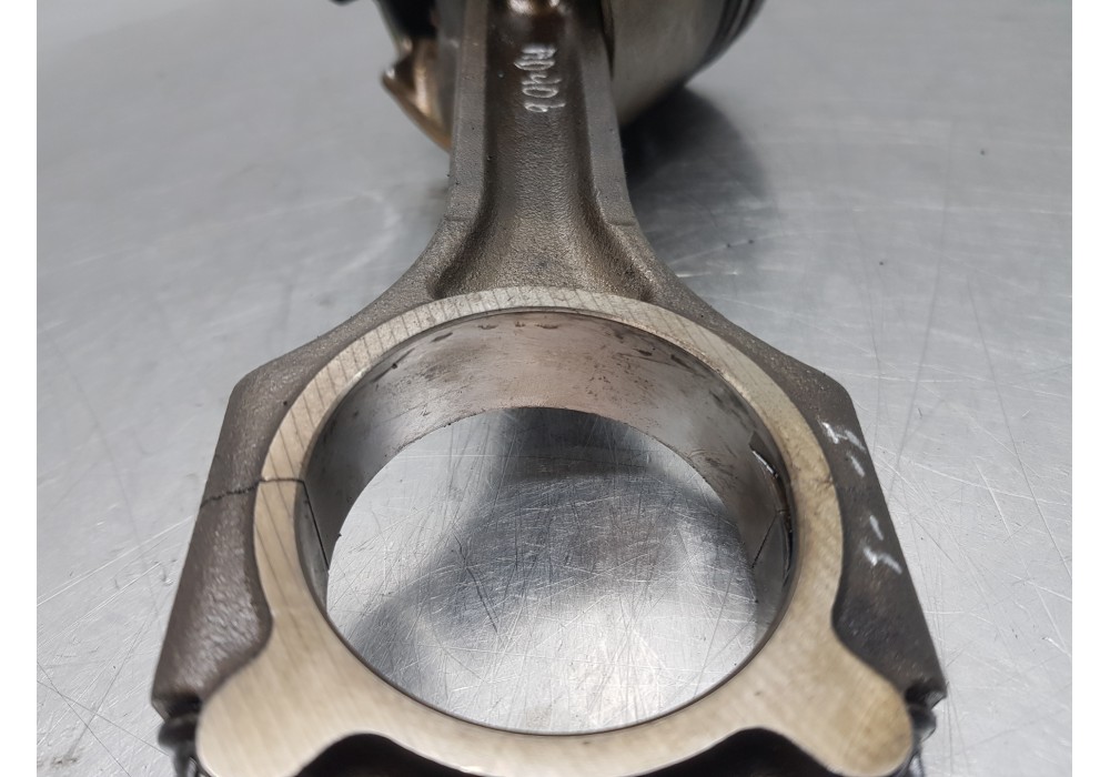 Recambio de biela para kia sportage dynamic referencia OEM IAM 235102A400 234A02A930 