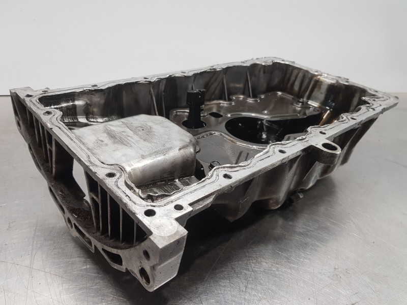 Recambio de carter para kia sportage dynamic referencia OEM IAM 215102A312  