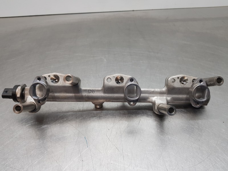 Recambio de rampa inyectora para mini mini 5-trg. (f55) one referencia OEM IAM 13538665631 8665631 