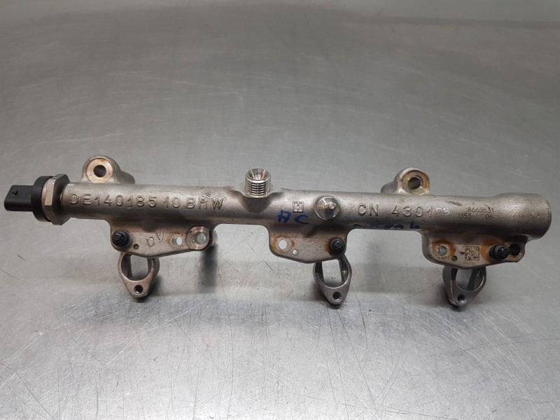 Recambio de rampa inyectora para mini mini 5-trg. (f55) one referencia OEM IAM 13538665631 8665631 