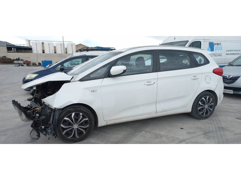 kia carens ( ) del año 2016