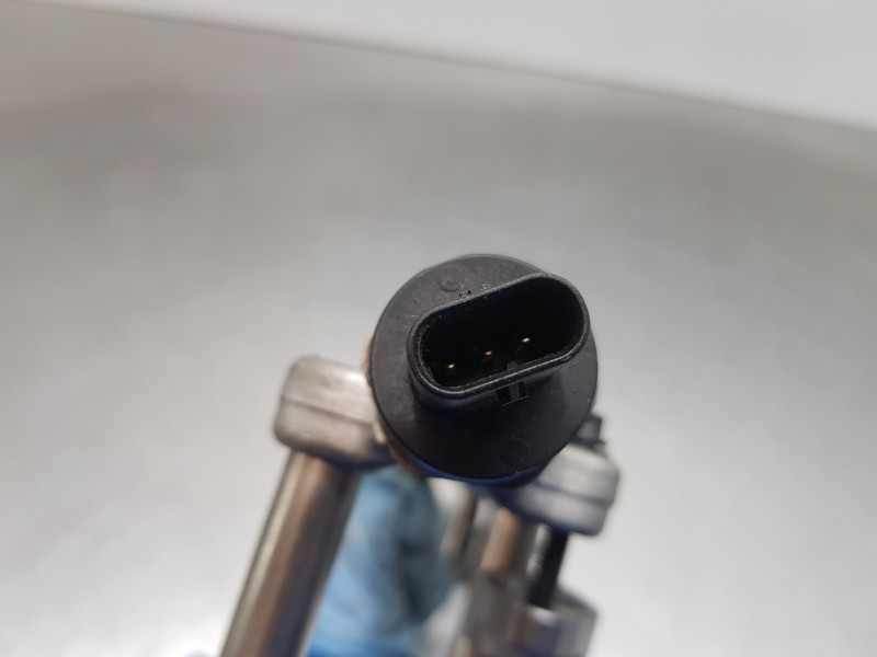 Recambio de rampa inyectora para mini mini 5-trg. (f55) one referencia OEM IAM 13538665631 8665631 