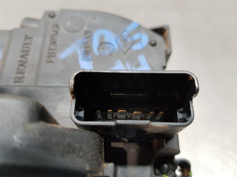 Recambio de cerradura puerta delantera izquierda para renault master iii furgón referencia OEM IAM 805035039R  