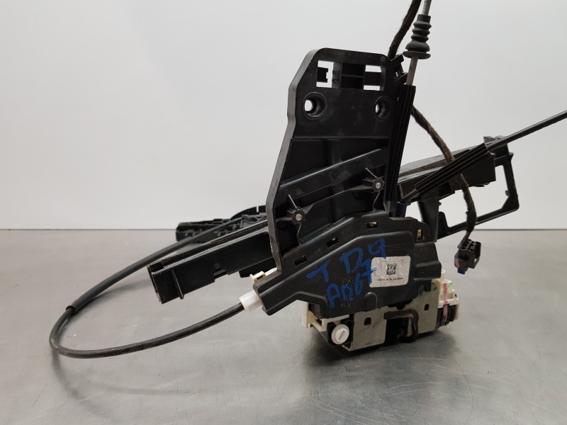 Recambio de cerradura puerta trasera derecha para jeep compass ii multiair referencia OEM IAM P04589914AE 04589914AE  Recambio de cerradura puerta trasera derecha para jeep compass ii multiair referencia OEM IAM P04589914AE 04589914AE