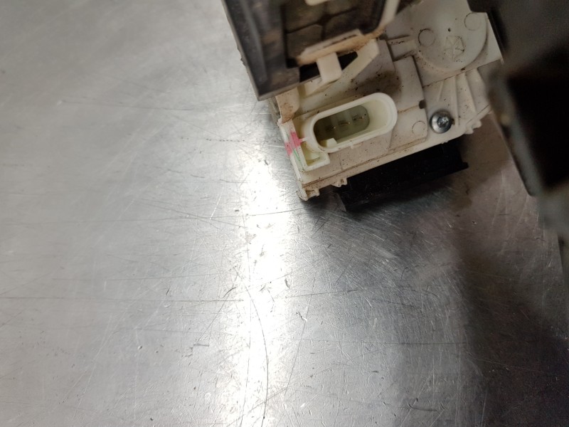 Recambio de cerradura puerta trasera derecha para jeep compass ii multiair referencia OEM IAM P04589914AE 04589914AE  Recambio de cerradura puerta trasera derecha para jeep compass ii multiair referencia OEM IAM P04589914AE 04589914AE