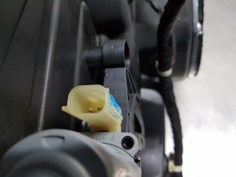 Recambio de elevalunas trasero derecho para jeep compass ii multiair referencia OEM IAM 68292132AA P68409212AB 68242305AA Recambio de elevalunas trasero derecho para jeep compass ii multiair referencia OEM IAM 68292132AA P68409212AB 68242305AA