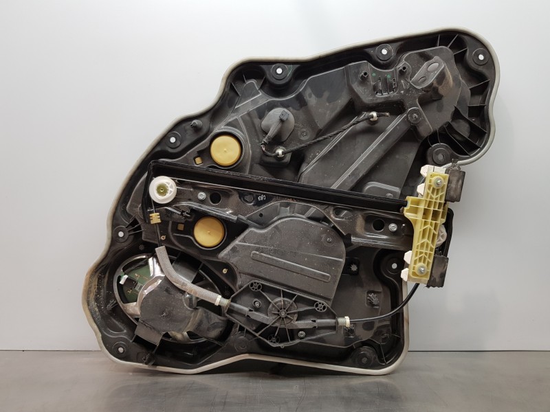 Recambio de elevalunas trasero derecho para jeep compass ii multiair referencia OEM IAM 68292132AA P68409212AB 68242305AA Recambio de elevalunas trasero derecho para jeep compass ii multiair referencia OEM IAM 68292132AA P68409212AB 68242305AA