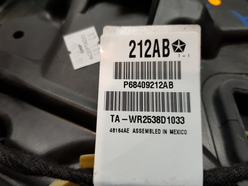 Recambio de elevalunas trasero derecho para jeep compass ii multiair referencia OEM IAM 68292132AA P68409212AB 68242305AA Recambio de elevalunas trasero derecho para jeep compass ii multiair referencia OEM IAM 68292132AA P68409212AB 68242305AA