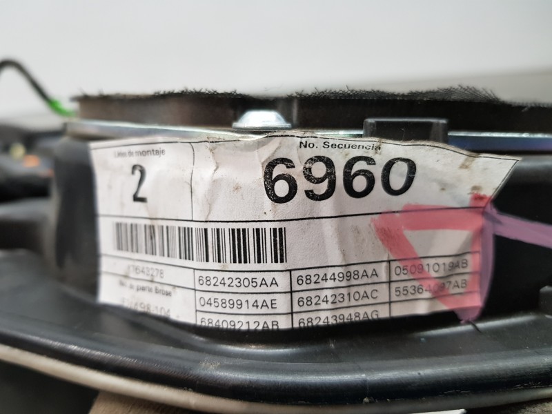 Recambio de elevalunas trasero derecho para jeep compass ii multiair referencia OEM IAM 68292132AA P68409212AB 68242305AA Recambio de elevalunas trasero derecho para jeep compass ii multiair referencia OEM IAM 68292132AA P68409212AB 68242305AA