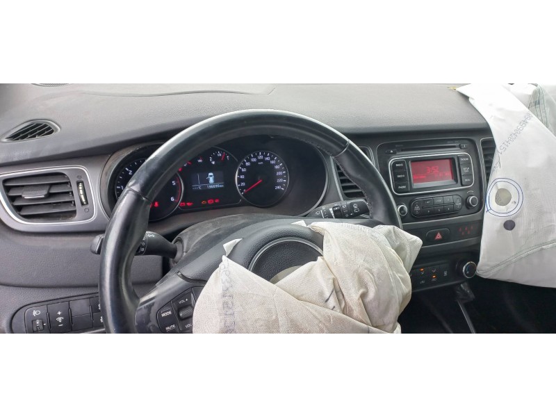 kia carens ( ) del año 2016