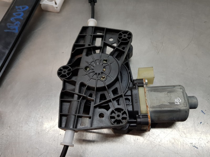 Recambio de elevalunas trasero derecho para audi q3 sportback (f3n) s line referencia OEM IAM 83A839462 5Q0959802  Recambio de elevalunas trasero derecho para audi q3 sportback (f3n) s line referencia OEM IAM 83A839462 5Q0959802