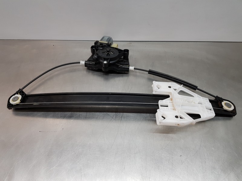 Recambio de elevalunas trasero derecho para audi q3 sportback (f3n) s line referencia OEM IAM 83A839462 5Q0959802  Recambio de elevalunas trasero derecho para audi q3 sportback (f3n) s line referencia OEM IAM 83A839462 5Q0959802