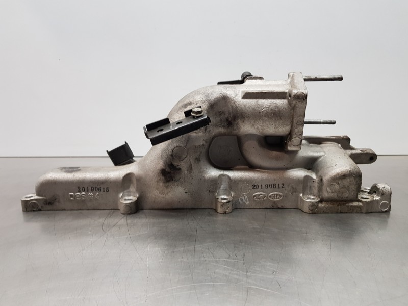 Recambio de colector admision para hyundai i30 fastback tecno referencia OEM IAM 283102U000  