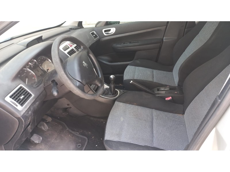 peugeot 307 berlina (s2) del año 2006