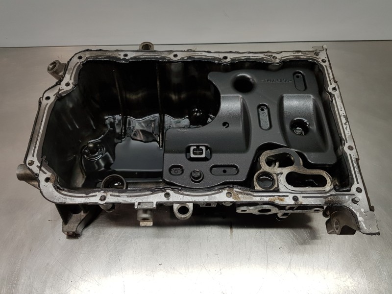 Recambio de carter para hyundai i30 fastback tecno referencia OEM IAM 215102U010  