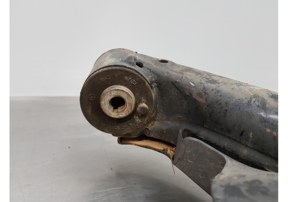 Recambio de brazo suspension inferior trasero derecho para mercedes vito mixto (447) combi referencia OEM IAM A4473505000  