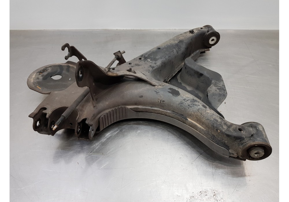 Recambio de brazo suspension inferior trasero derecho para mercedes vito mixto (447) combi referencia OEM IAM A4473505000  