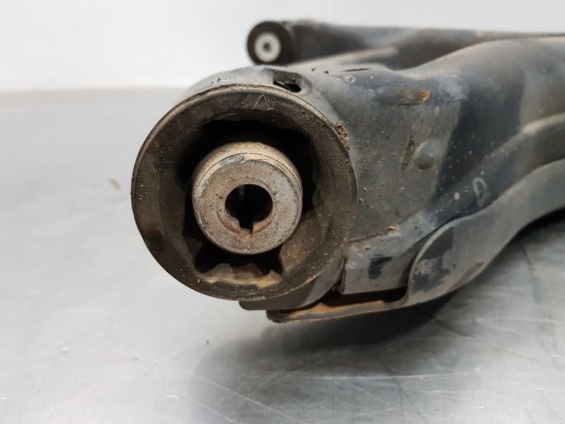 Recambio de brazo suspension inferior trasero izquierdo para mercedes vito mixto (447) combi referencia OEM IAM A4473504900  