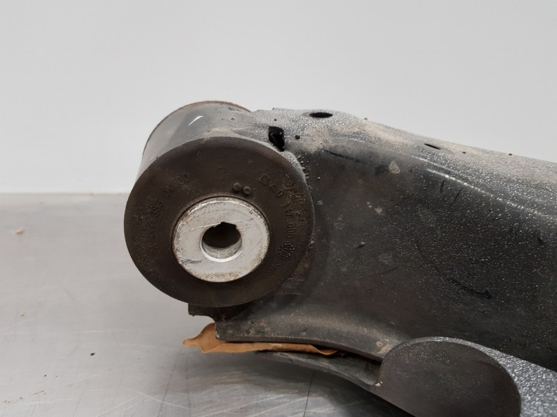Recambio de brazo suspension inferior trasero izquierdo para mercedes vito mixto (447) combi referencia OEM IAM A4473504900  