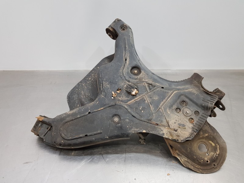Recambio de brazo suspension inferior trasero izquierdo para mercedes vito mixto (447) combi referencia OEM IAM A4473504900  